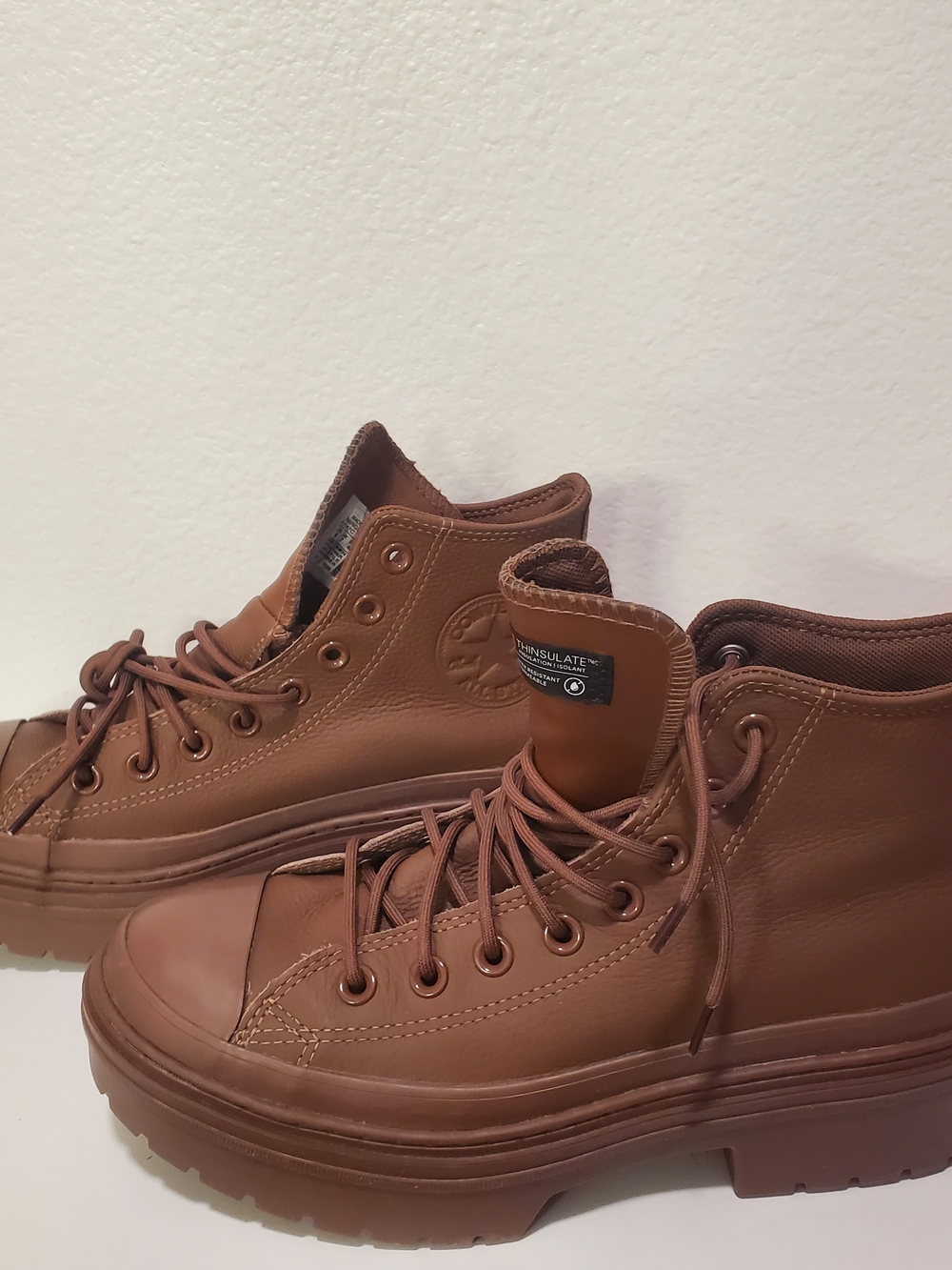 NWOB Converse Waterproof Lug Heel Platform Sneakers, Style A11547c, Women's 9